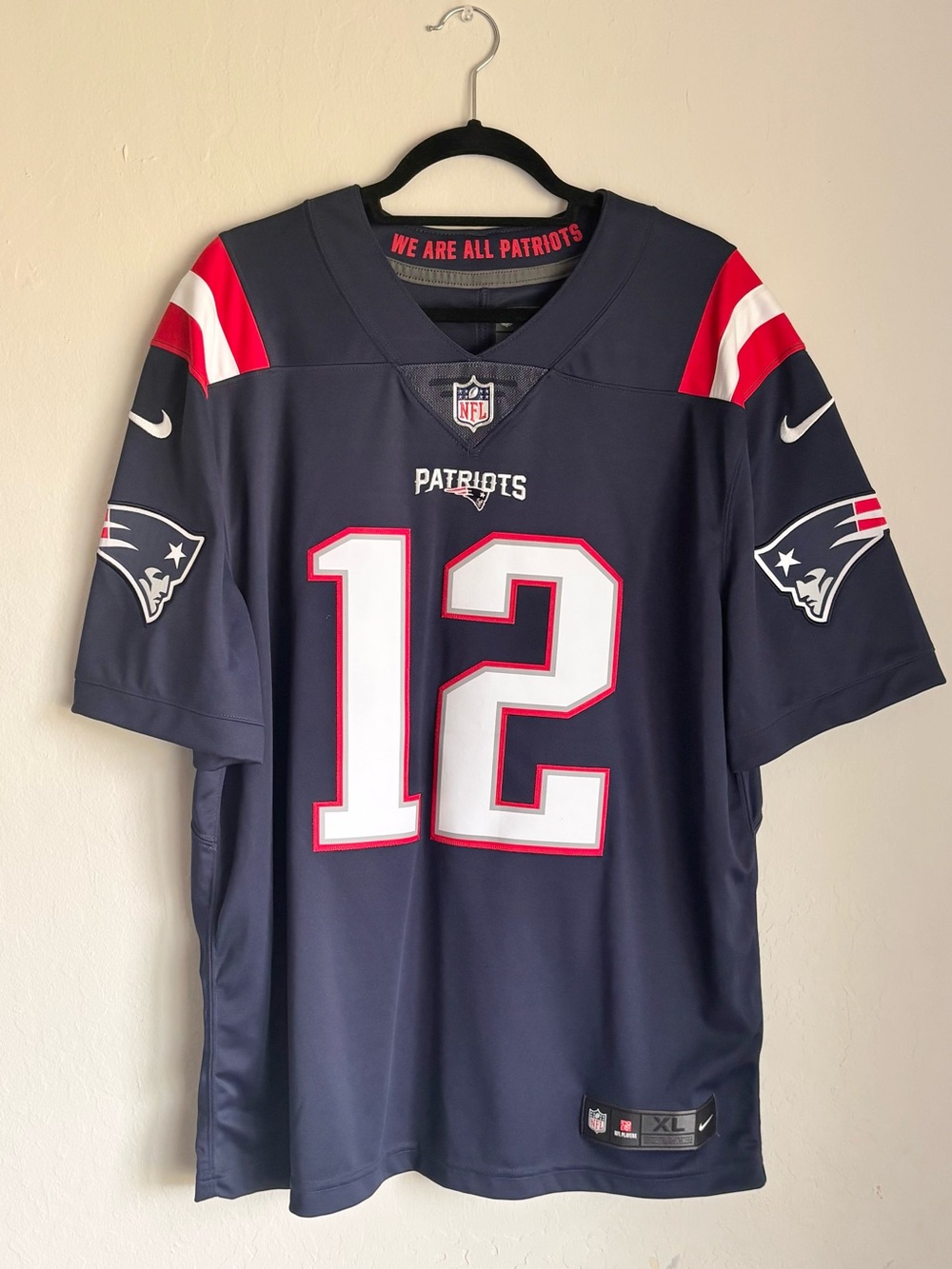 Nike New England Patriots Tom Brady #12 
Retired Player Jersey Navy Blue, XL